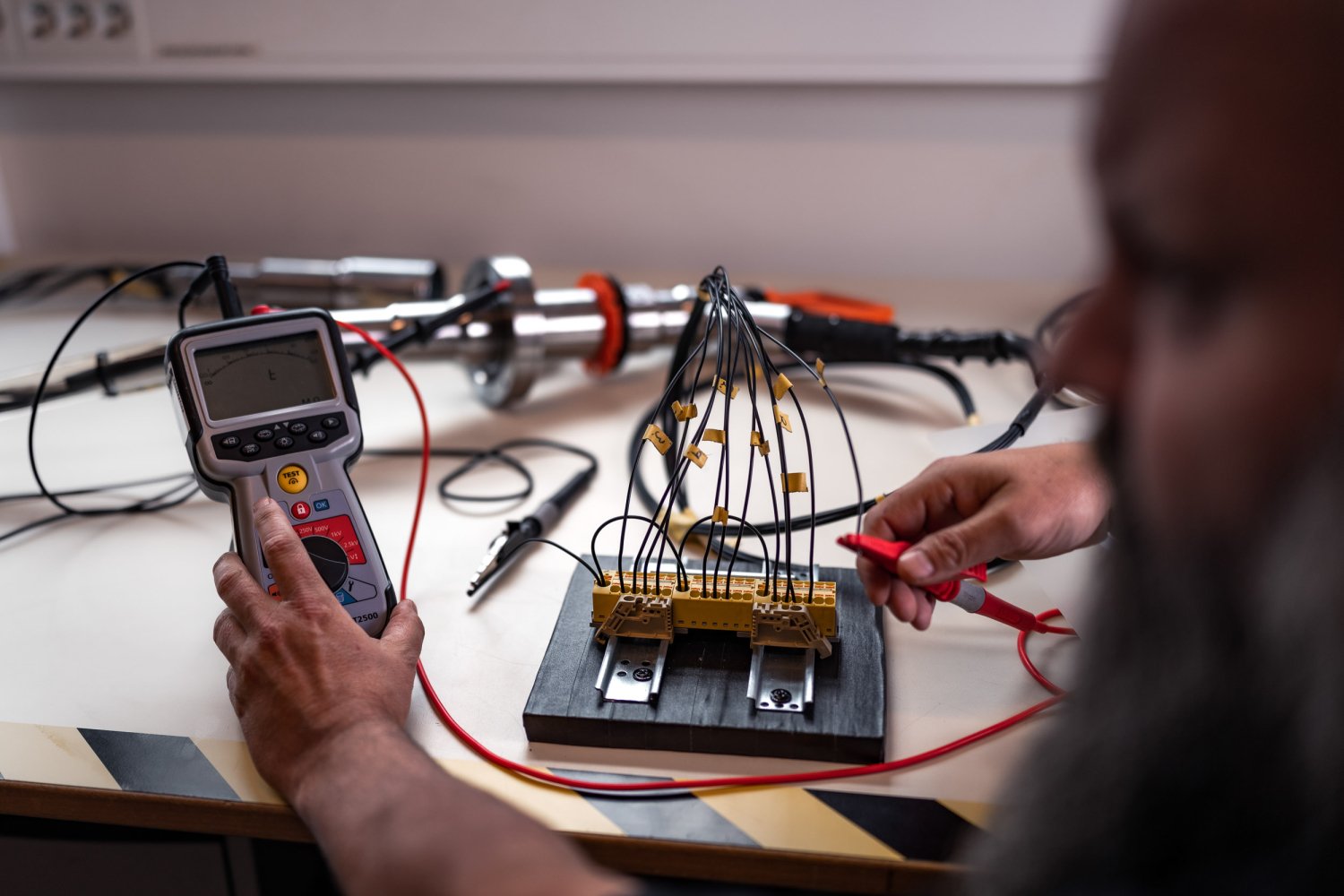ELFOsubsea_mOhmMeter_00004